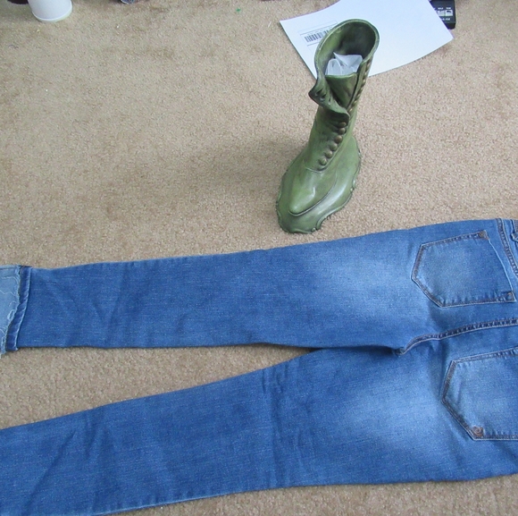 Ladies jeans size 28 - Picture 2 of 5